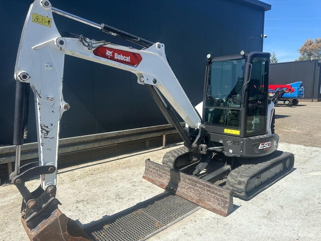 Bobcat E 50 Z ミニ油圧ショベル 7t以下（ミニユンボ・ミニディガー）