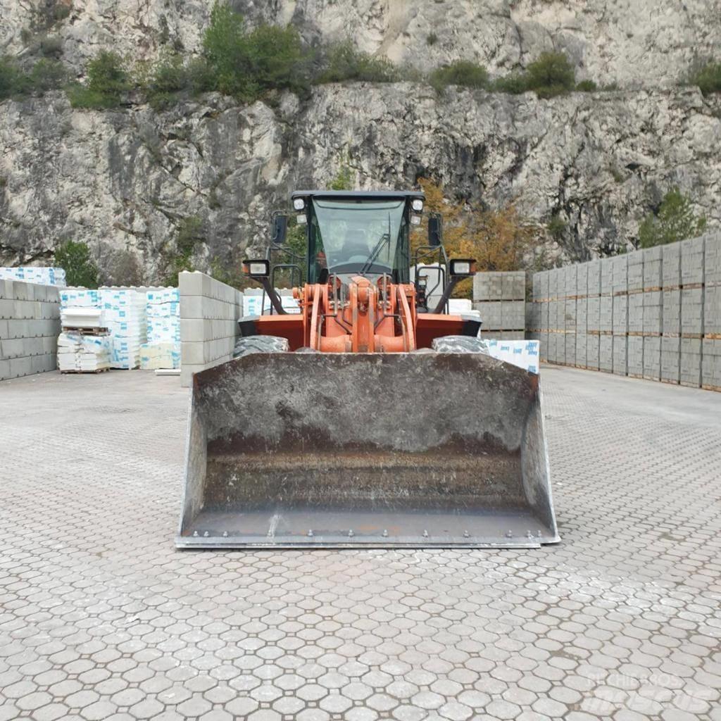 Hitachi ZW 220-5 ホイールローダー・タイヤショベル