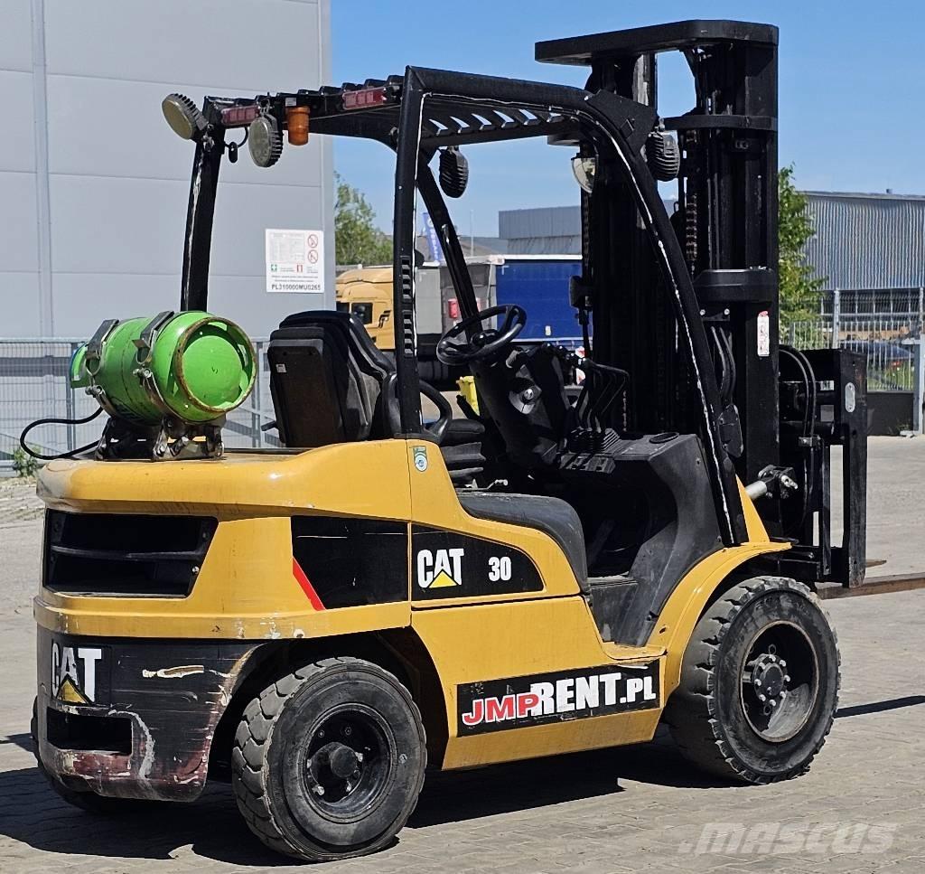 CAT GP 30 N LPGフォークリフト
