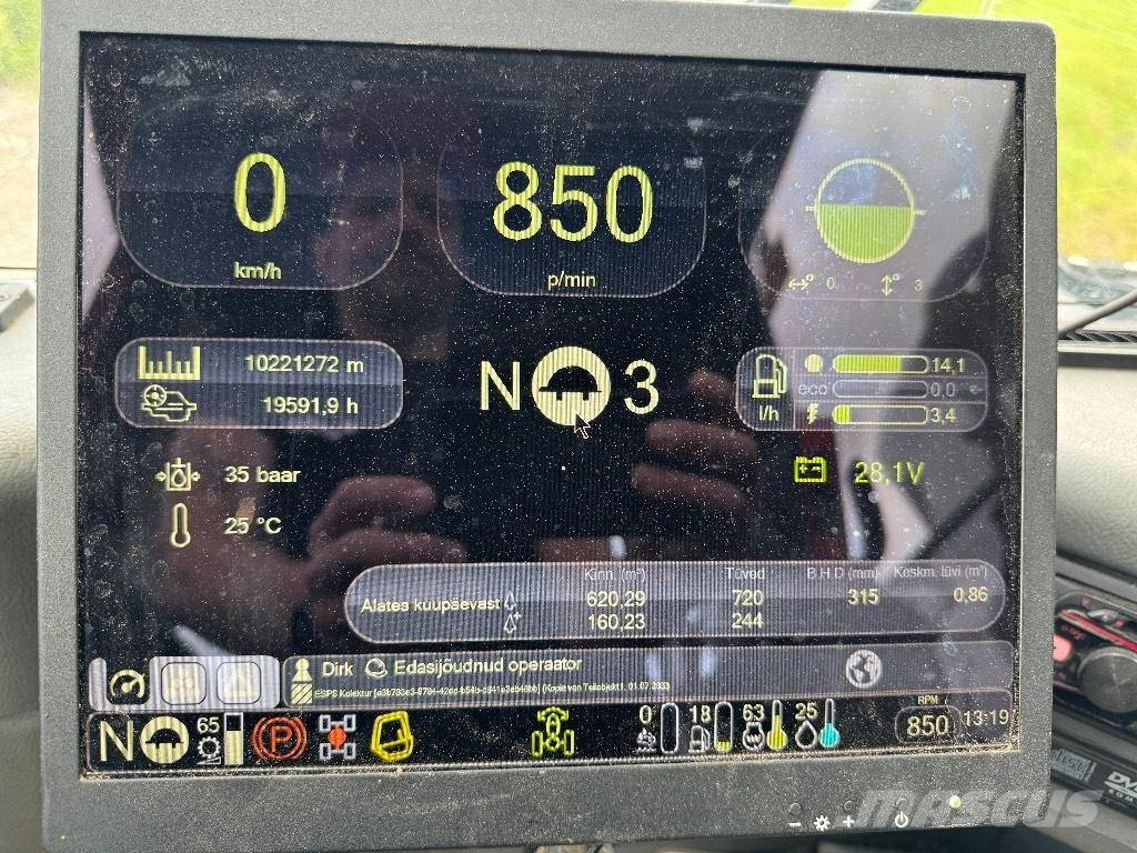 Komatsu 931.1 ハーベスター