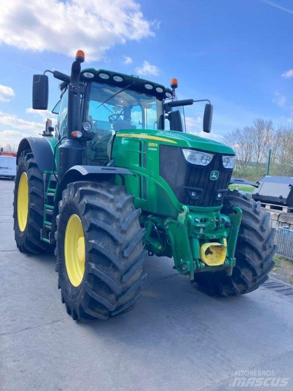 John Deere 6250R トラクター