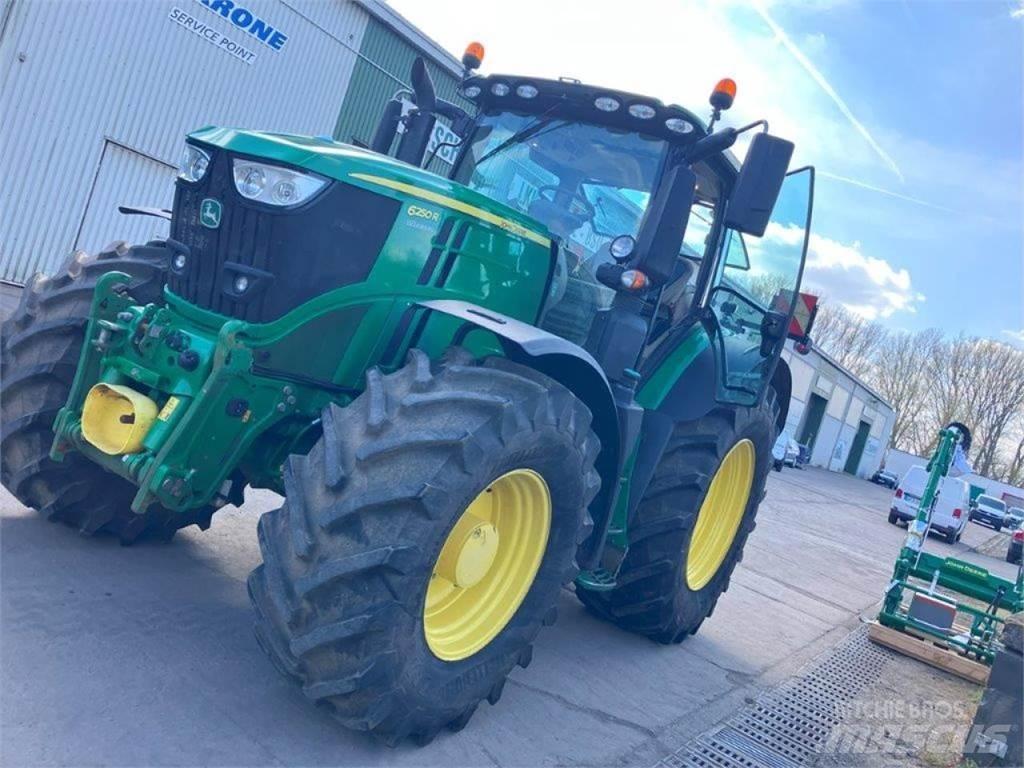 John Deere 6250R トラクター