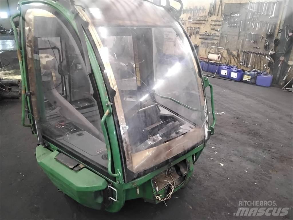 John Deere 1270E キャビン及び内装