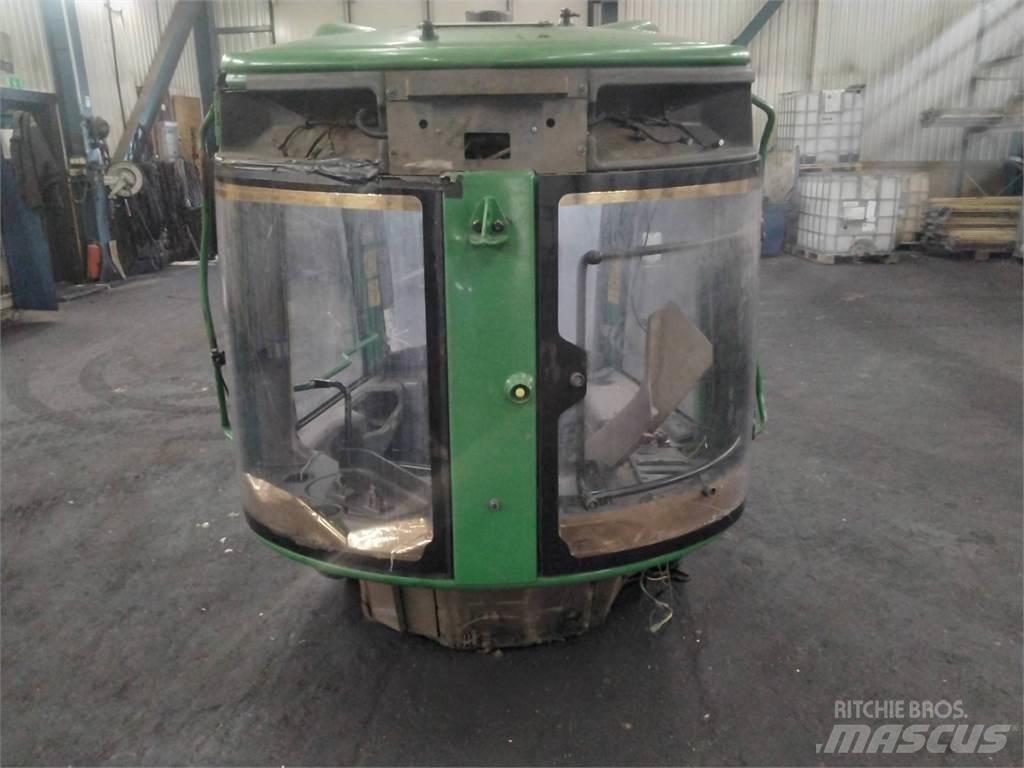 John Deere 1270E キャビン及び内装