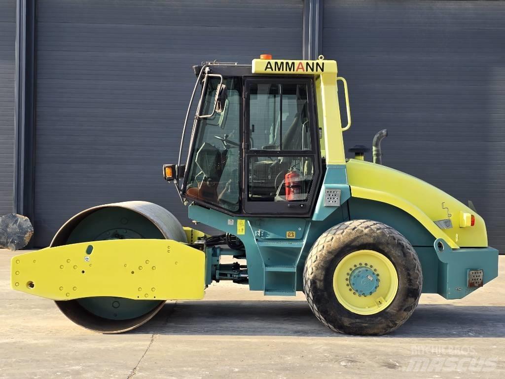 Ammann VV 700 D コンバインドローラ