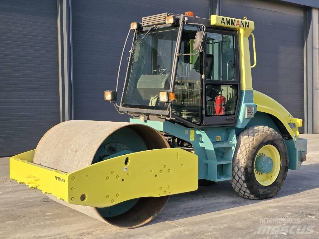 Ammann VV 700 D コンバインドローラ