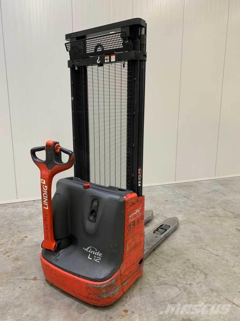 Linde L12 自走式スタッカー