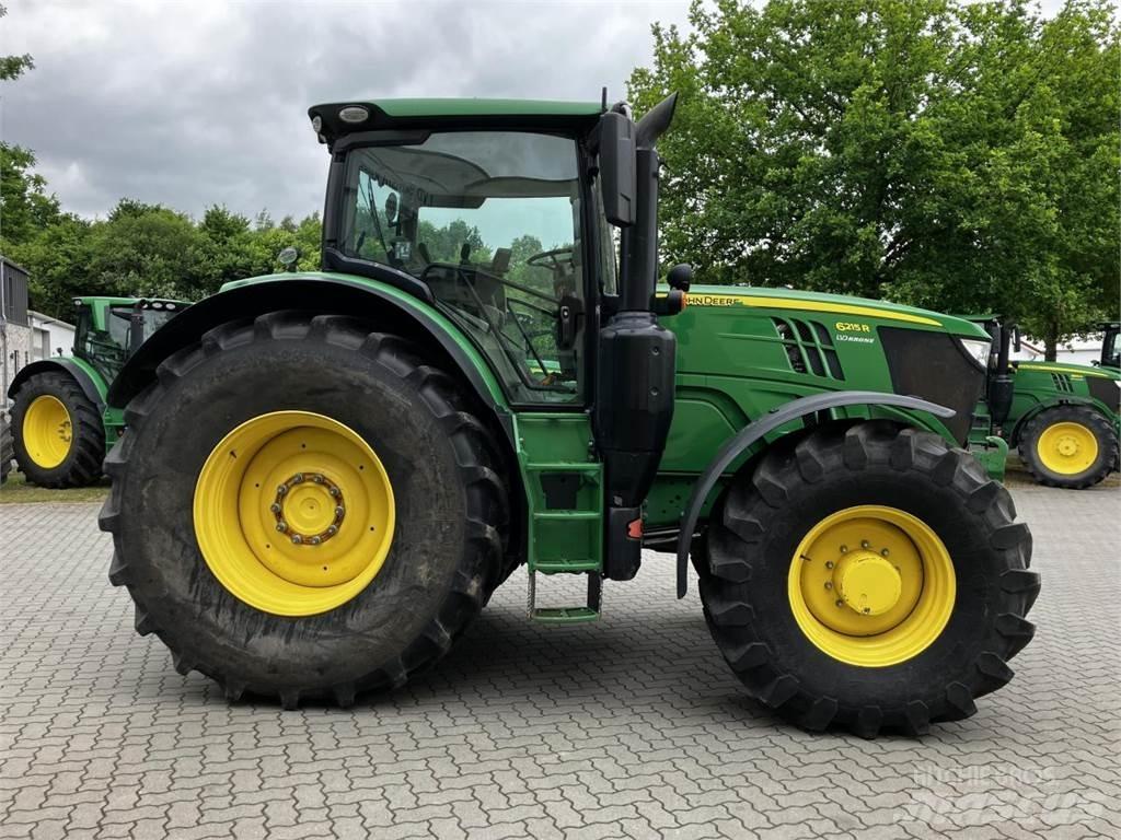 John Deere 6215R トラクター