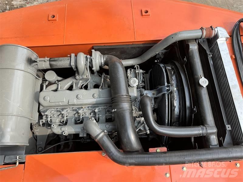 Hitachi 200 ホイール式油圧ショベル（パワーショベル・ユンボ・バックホー）