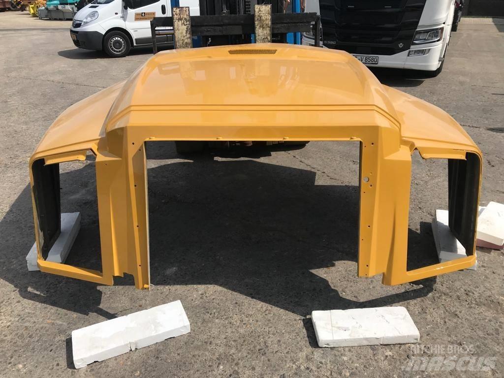 CAT 735 B Hood シャーシ及びサスペンション