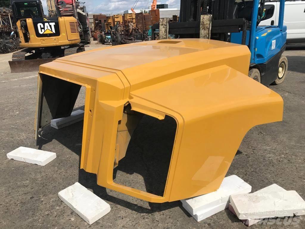CAT 735 B Hood シャーシ及びサスペンション