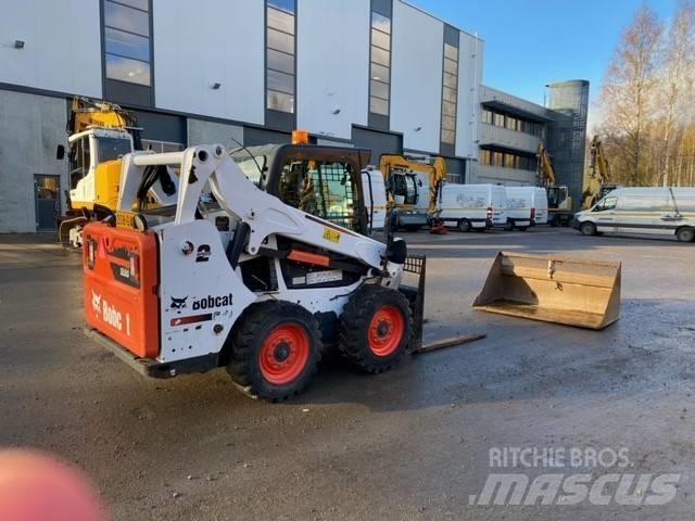 Bobcat S 590 スキッドステアローダー