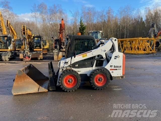 Bobcat S 590 スキッドステアローダー
