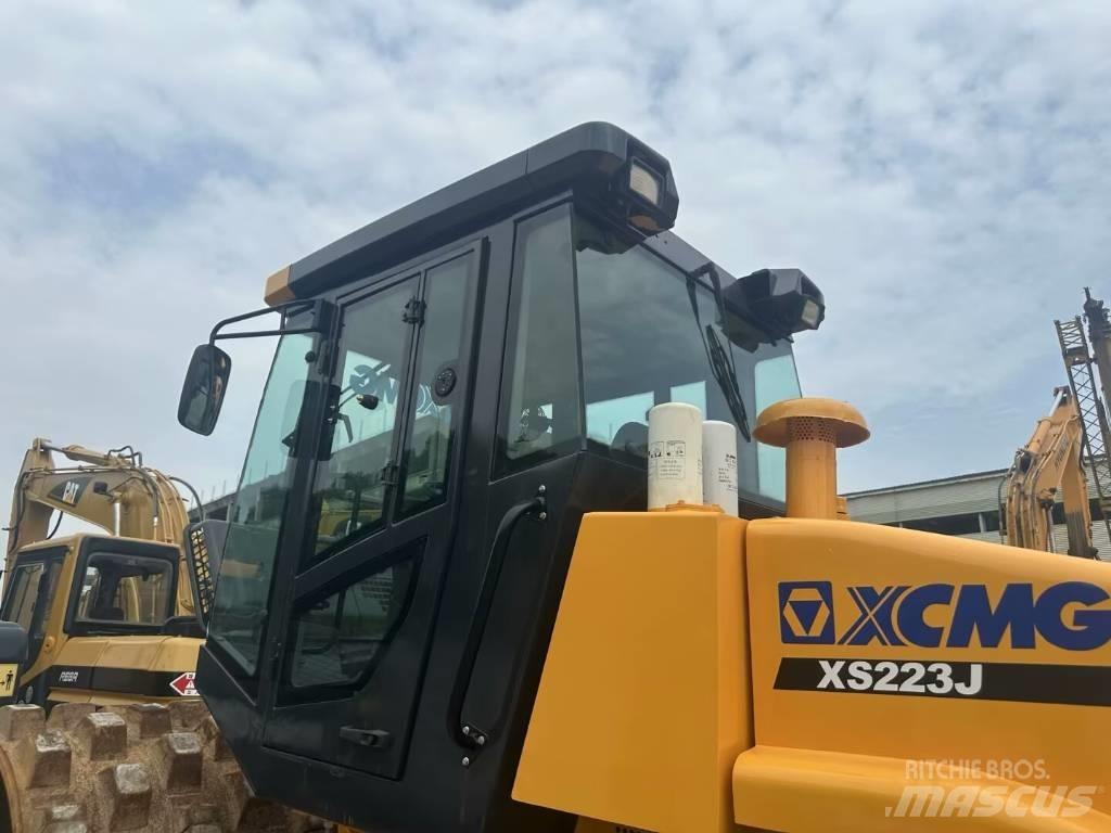 XCMG XS 223 J 振動ローラ