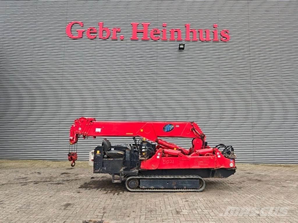 Unic URW 506 CDE クローラクレーン