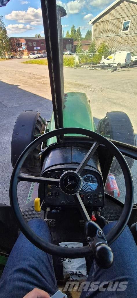 John Deere 4240 S トラクター