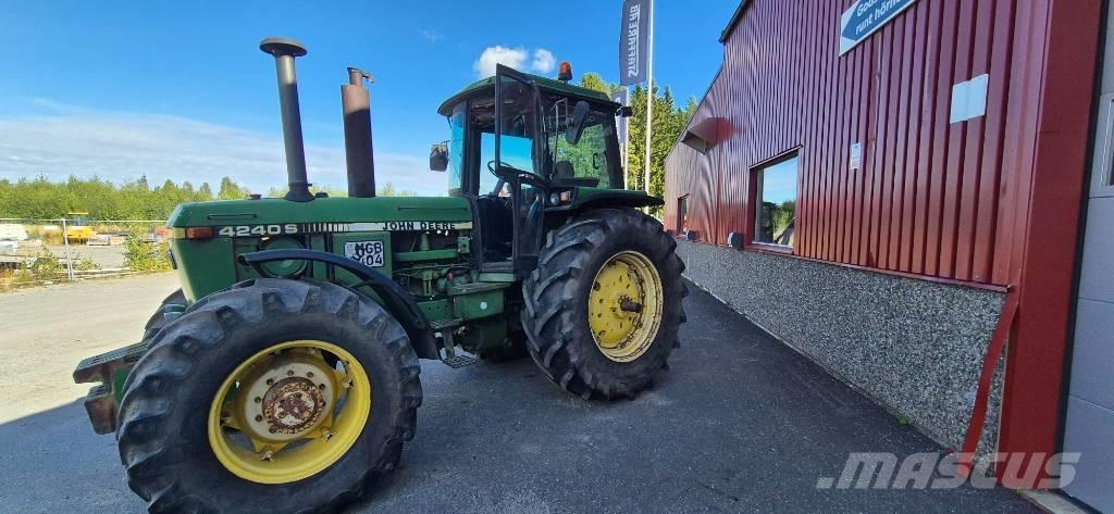 John Deere 4240 S トラクター