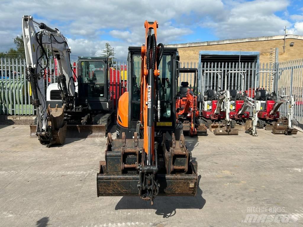Doosan DX 27 Z ミニ油圧ショベル 7t以下（ミニユンボ・ミニディガー）