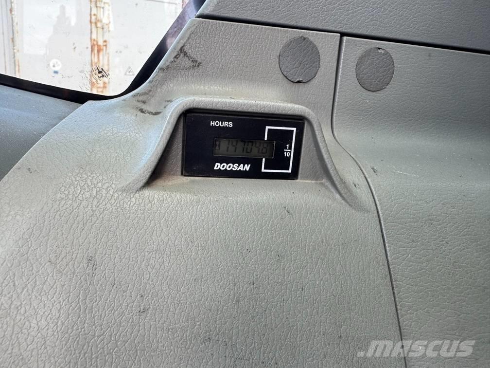 Doosan DX 300 LC-3 大型油圧ショベル12t以上（パワーショベル・ユンボ）