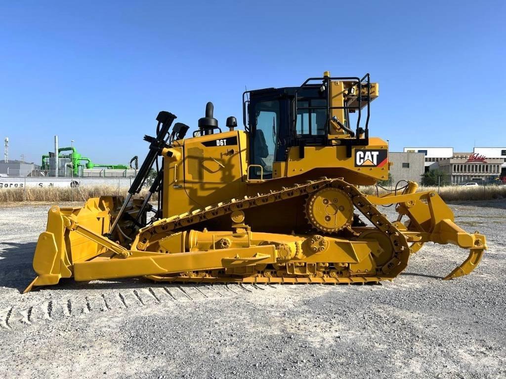 CAT D 6 T ブルドーザー
