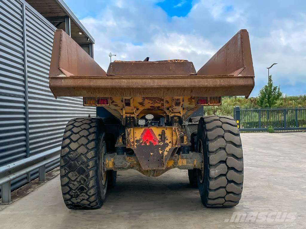 Volvo A25F アーティキュレート式ダンプトラック