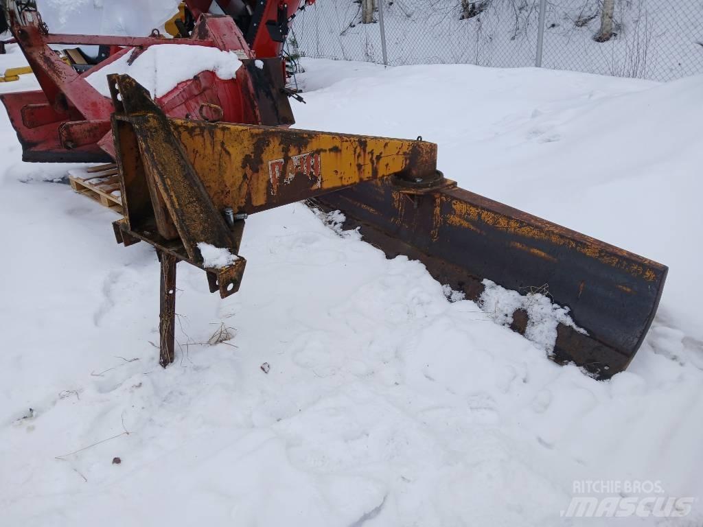 Raju Perälevy 250 cm 道路用レーキ