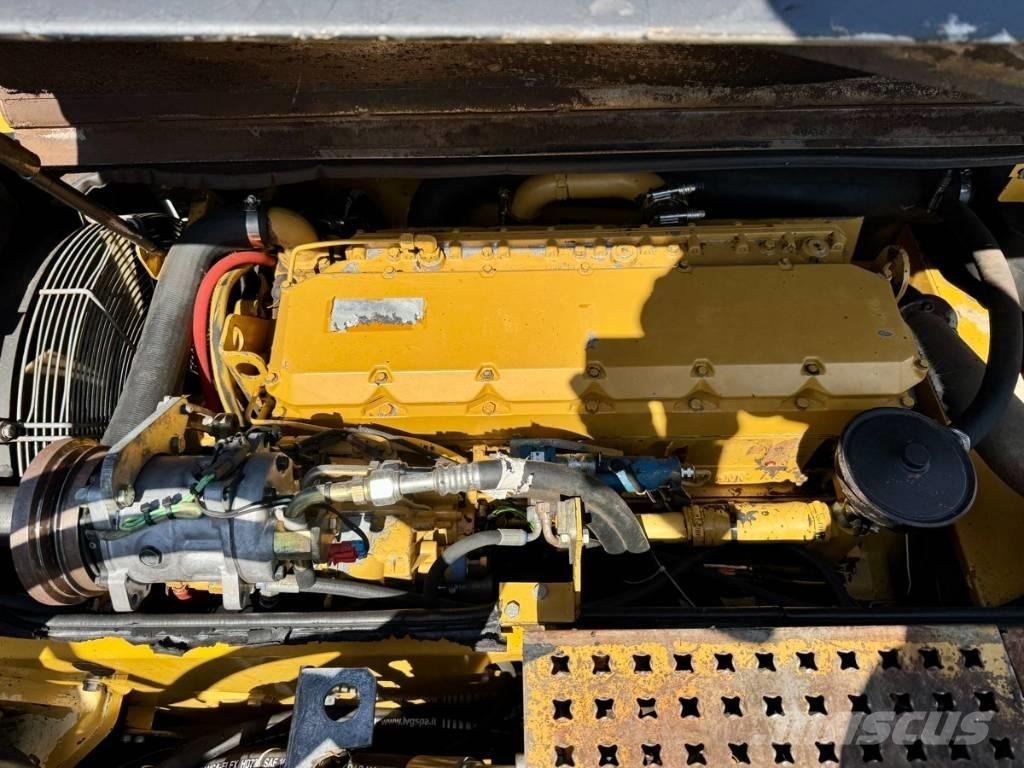 CAT M 318 MH ホイール式油圧ショベル（パワーショベル・ユンボ・バックホー）