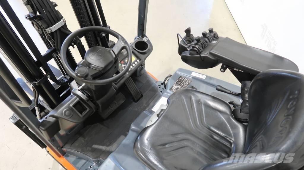 Toyota 8FBE16T バッテリーフォークリフト