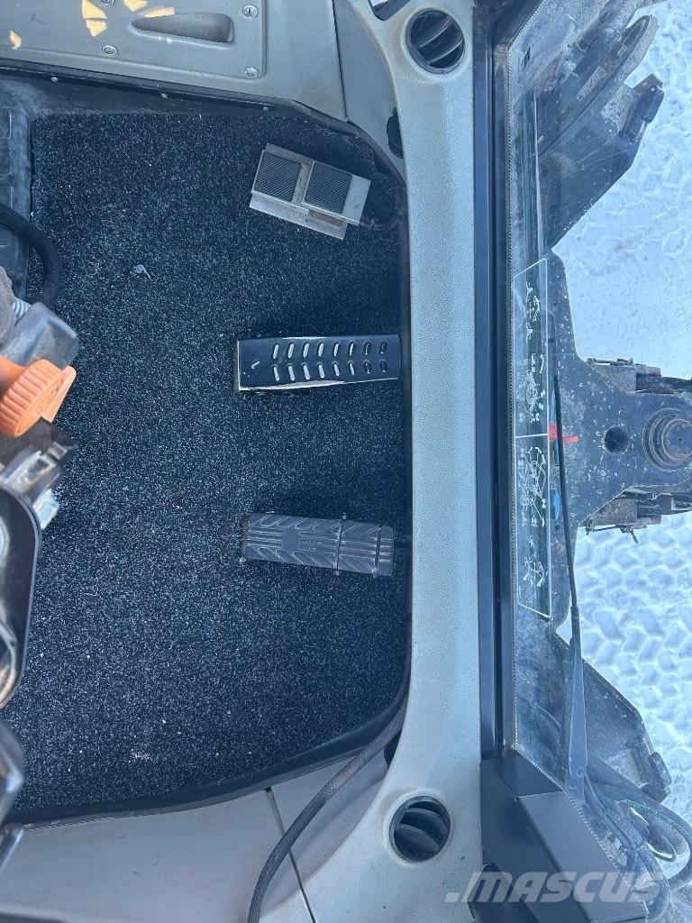 Huddig 1260 C バックホーローダー