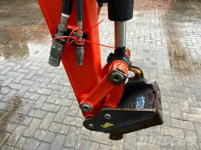 Kubota U 27-4 ミニ油圧ショベル 7t以下（ミニユンボ・ミニディガー）