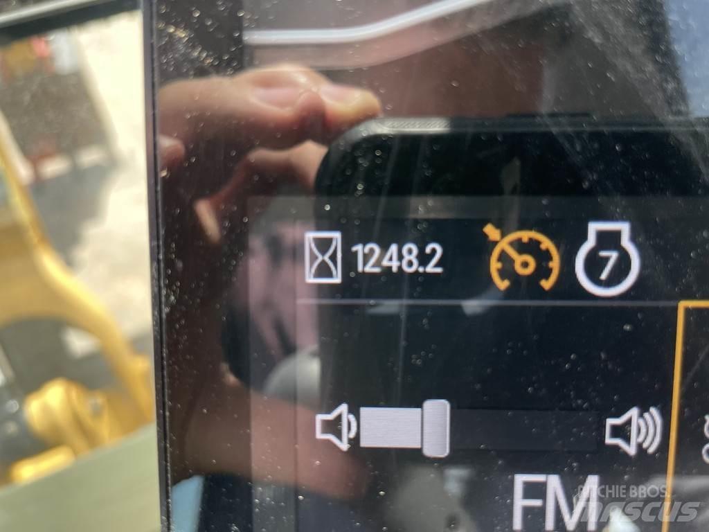 CAT 301.6-05 A 大型油圧ショベル12t以上（パワーショベル・ユンボ）