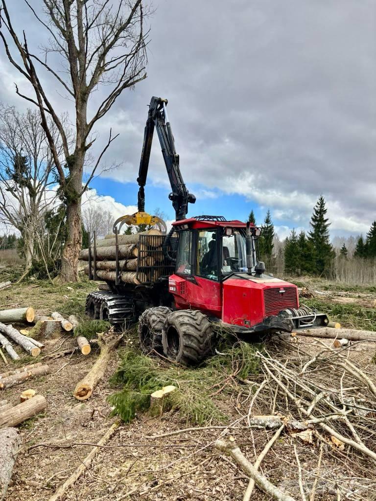 Komatsu 830.3 フォワーダー