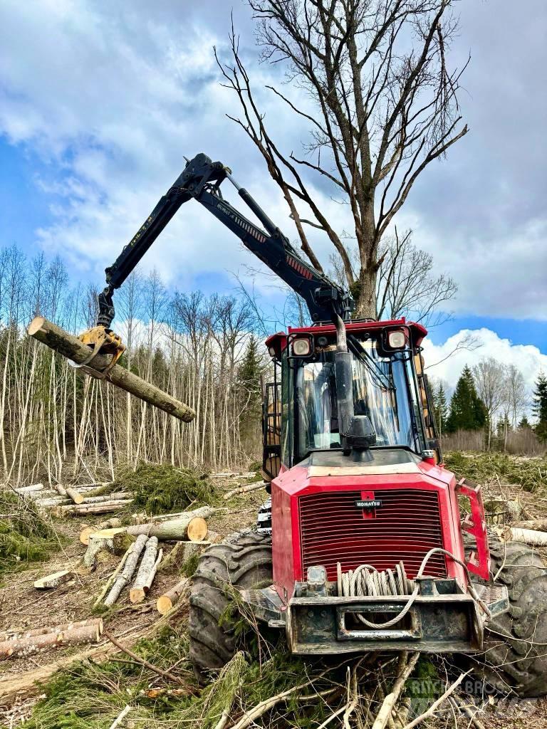 Komatsu 830.3 フォワーダー