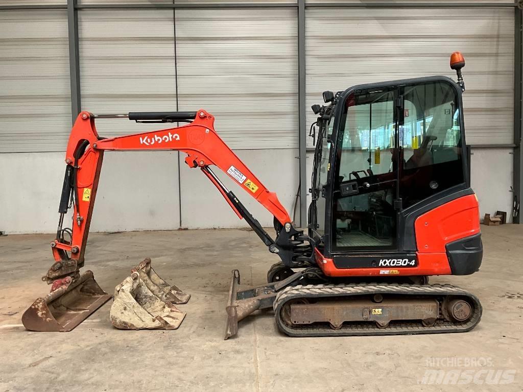 Kubota KX 030-4 ミニ油圧ショベル 7t以下（ミニユンボ・ミニディガー）