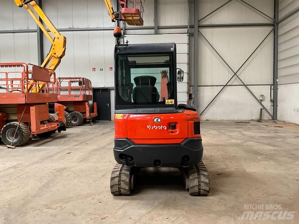 Kubota KX 030-4 ミニ油圧ショベル 7t以下（ミニユンボ・ミニディガー）