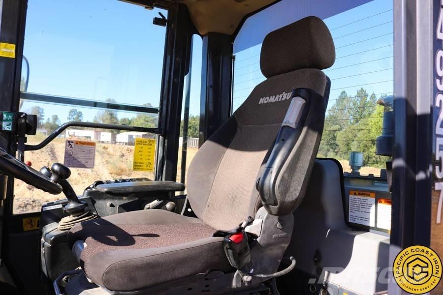 Komatsu WA 320-7 ホイールローダー・タイヤショベル