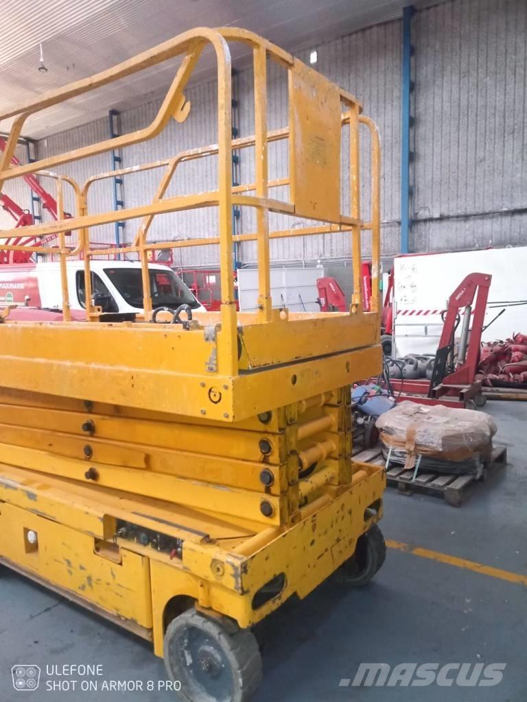 Haulotte Compact 12 シザースリフト