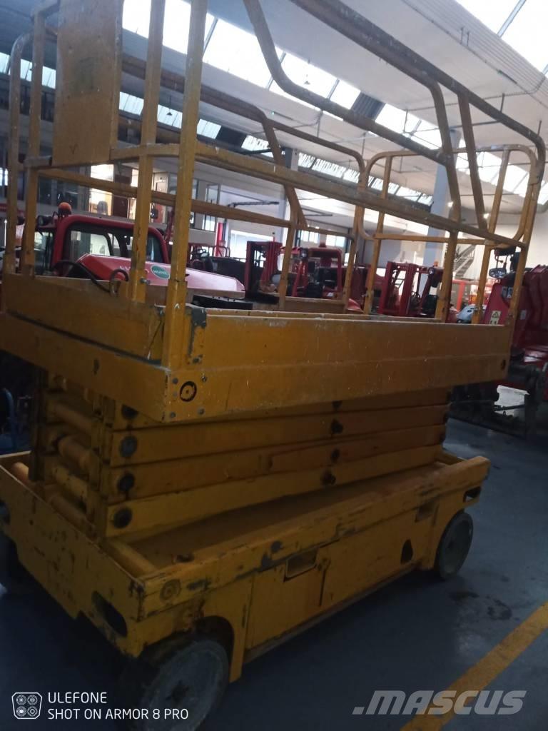 Haulotte Compact 12 シザースリフト