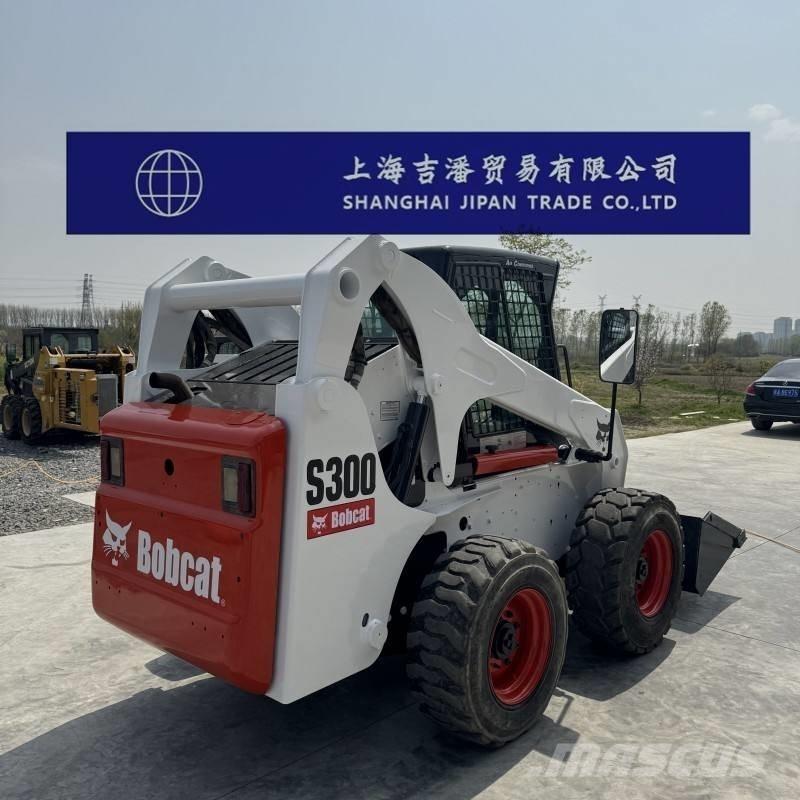 Bobcat S 300 スキッドステアローダー