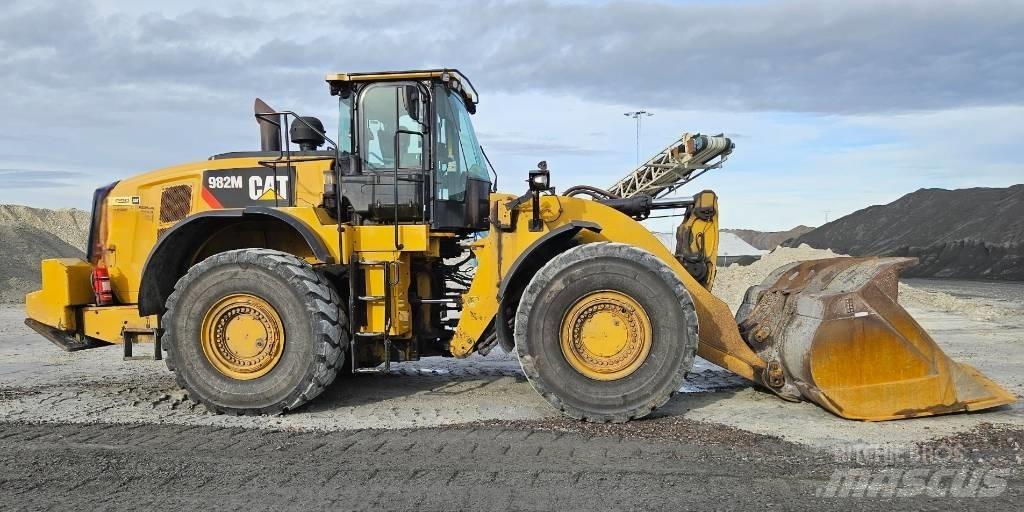 CAT 982 M ホイールローダー・タイヤショベル