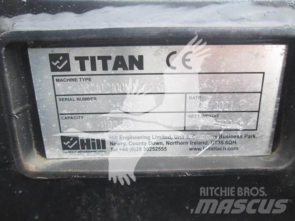 Titan CAT 320 バケット
