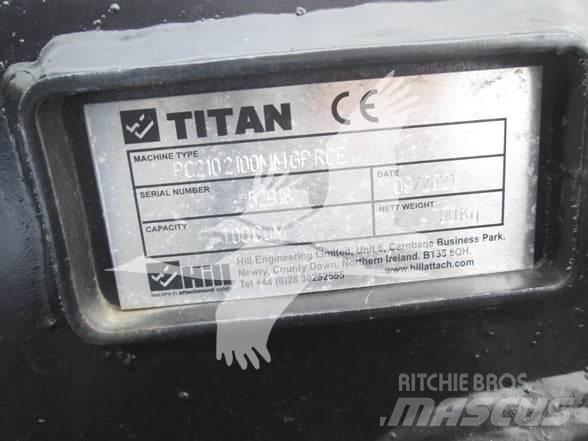 Titan CAT 320 バケット