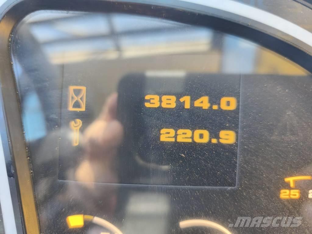 JCB 541-70 テレスコーピックハンドラー