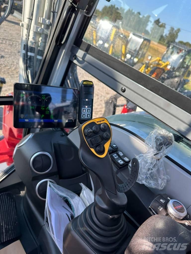 Takeuchi TB 395 W ホイール式油圧ショベル（パワーショベル・ユンボ・バックホー）