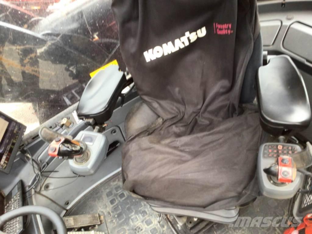 Komatsu 951 ハーベスター
