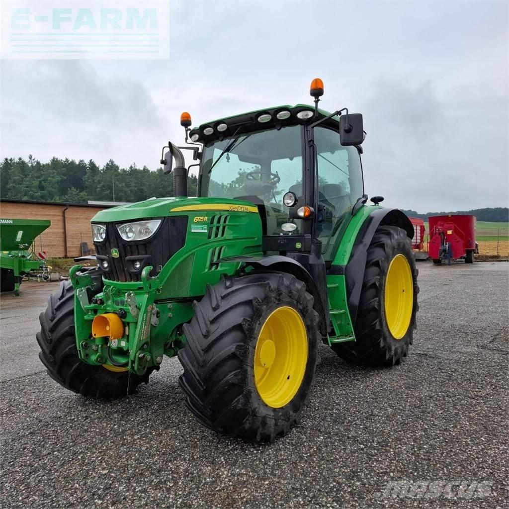John Deere 6125 R トラクター
