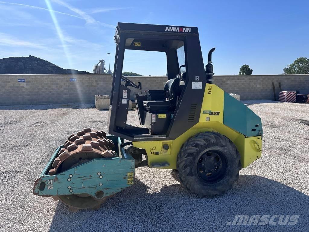 Ammann ASC 30 HD PD ソイルコンパクター