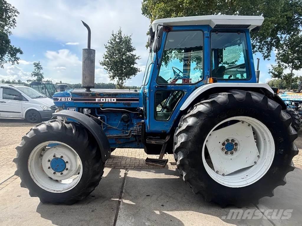 Ford 7810 トラクター