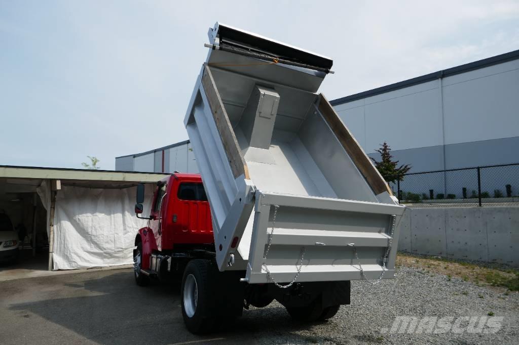 Freightliner M2 ダンプ