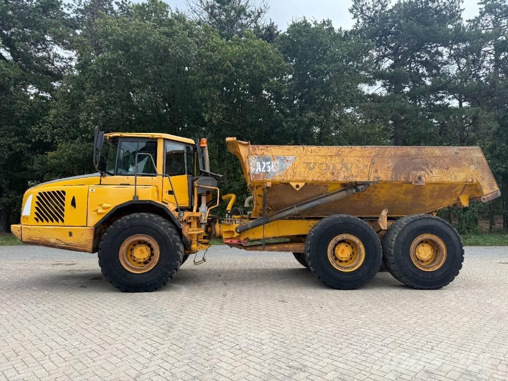 Volvo A 25 D アーティキュレート式ダンプトラック